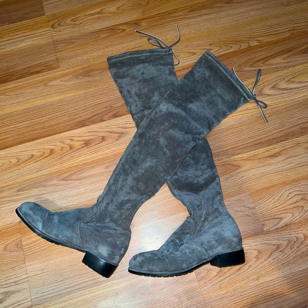 Suede boots